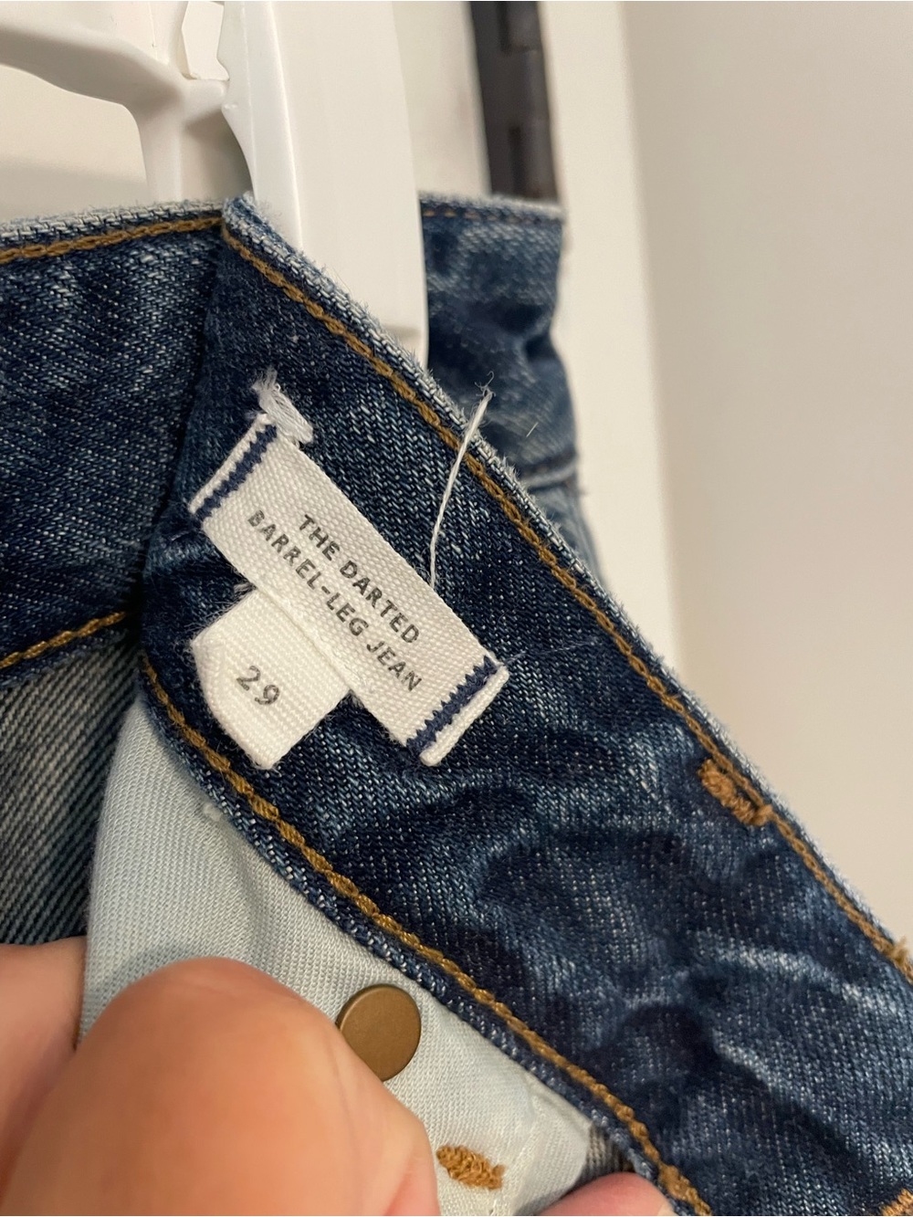 Madewell - The Darted Barrel-Leg Jean - Dark Blue - Picture 4 of 7